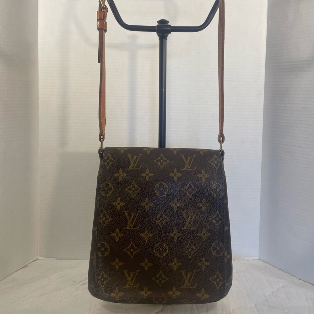 Authentic Louis Vuitton Musette